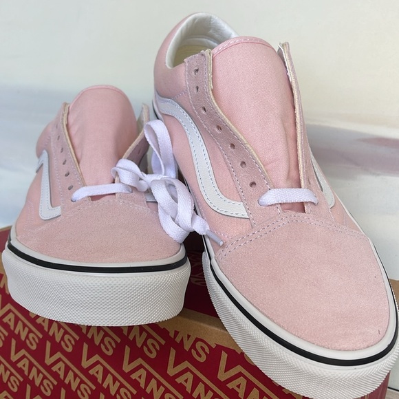 Vans WMNS Old Skool
Blushing/True White
VN0A4BV5TC3
Sneakers - Picture 7 of 16